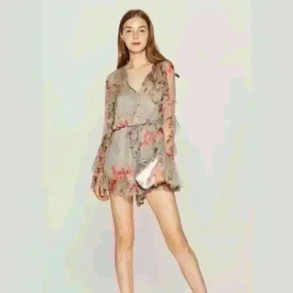 Few Moda Full Trim Grey Floral Playsuit romper - Picture 2 of 5